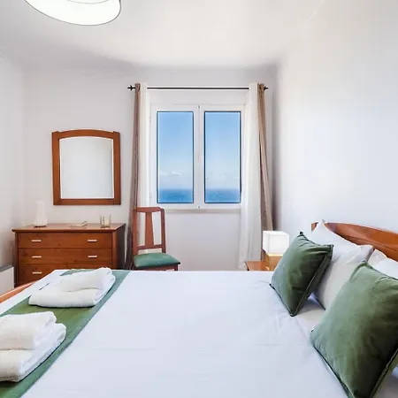 Gueatready - Ocean View Retreat In *