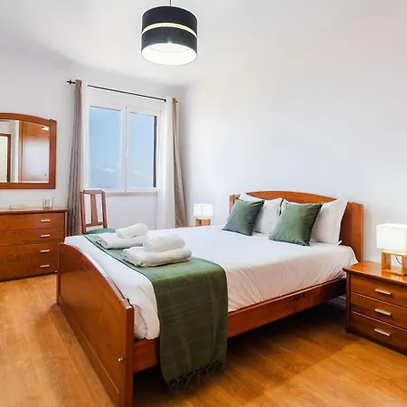 Gueatready - Ocean View Retreat In *